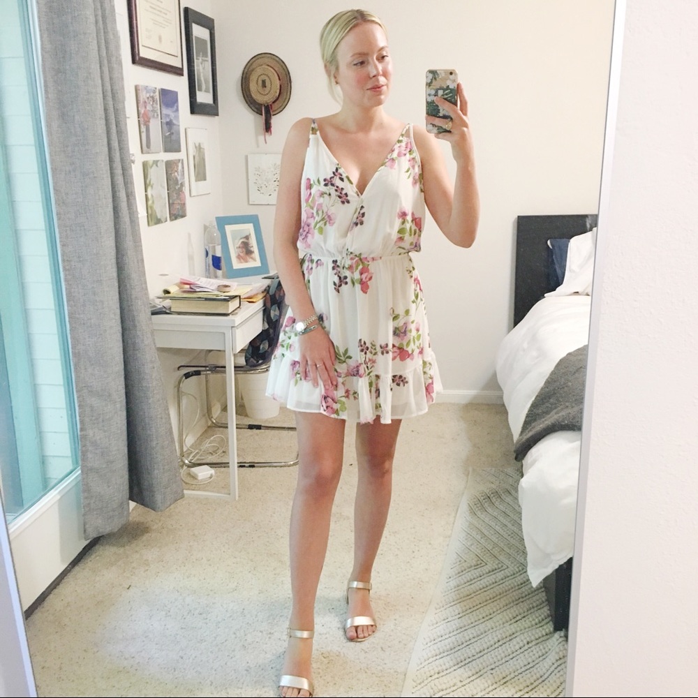 Backless ruffle dress in floral print
